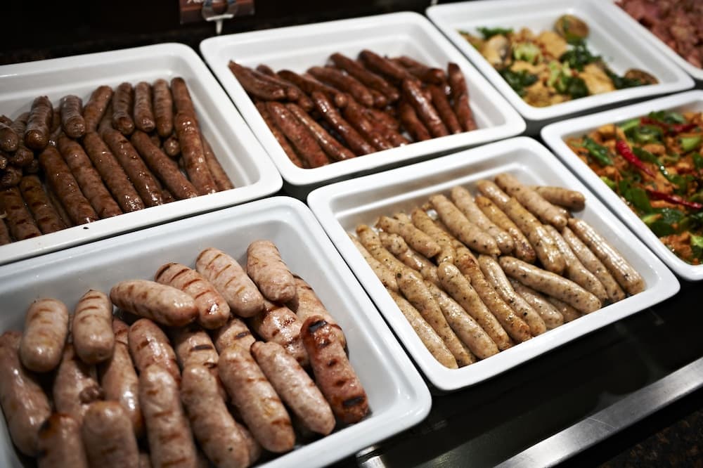 Peermont Metcourt at Emperors Palace, Food and drink