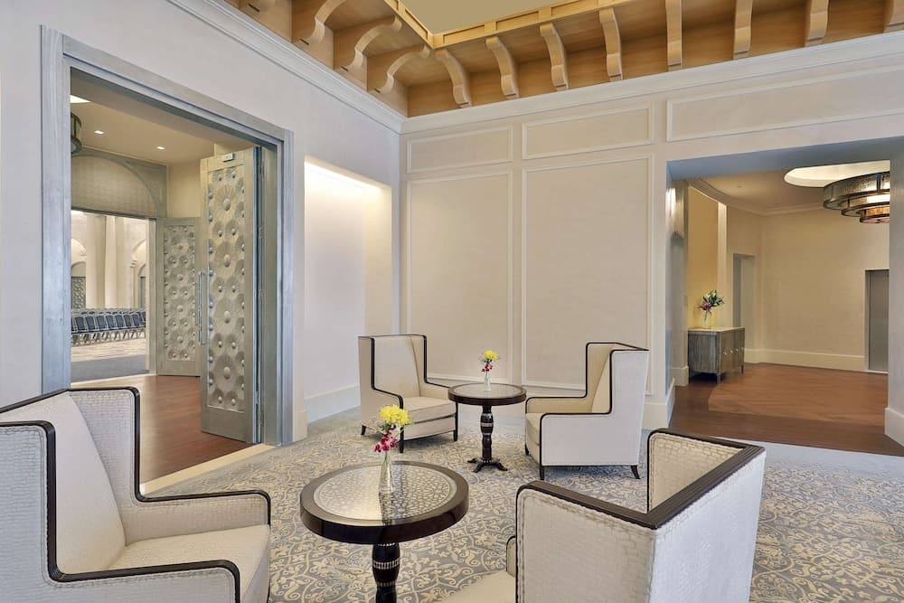 Hilton Makkah Convention Hotel, Living Area