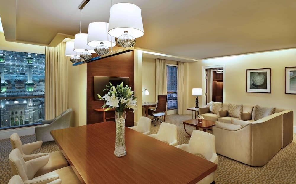 Conrad Makkah, In-Room Dining