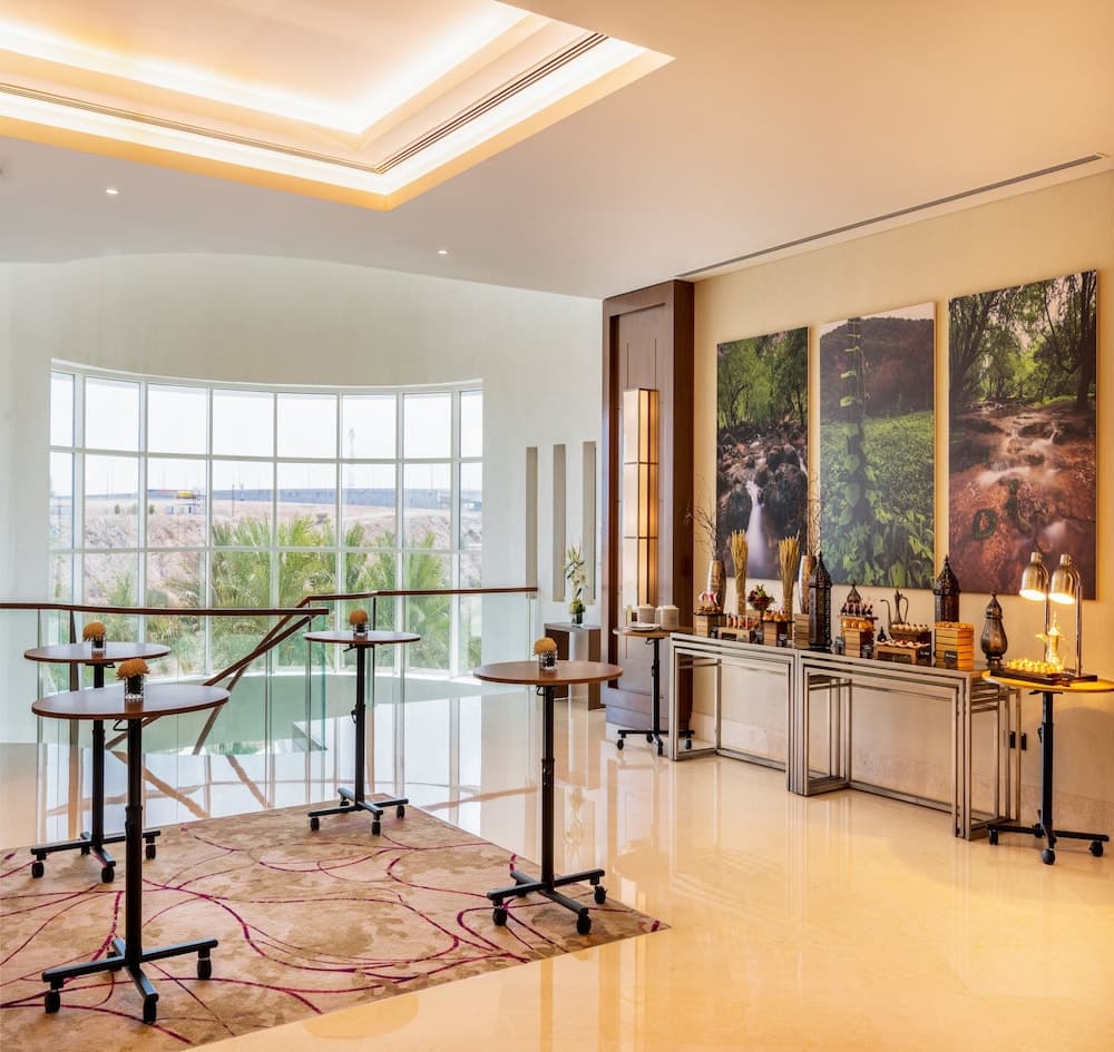 Crowne Plaza Muscat OCEC, an IHG Hotel, Lobby