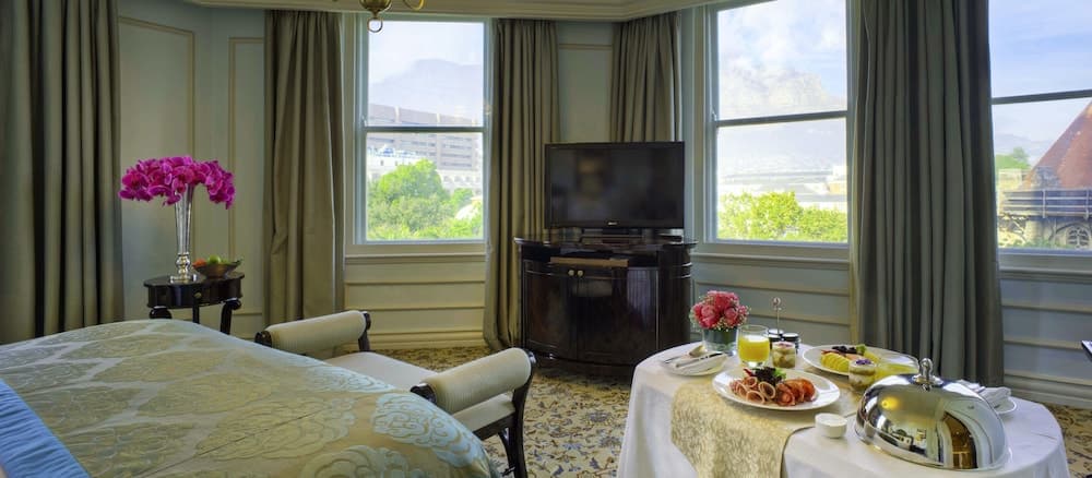 Taj Cape Town, In-room dining