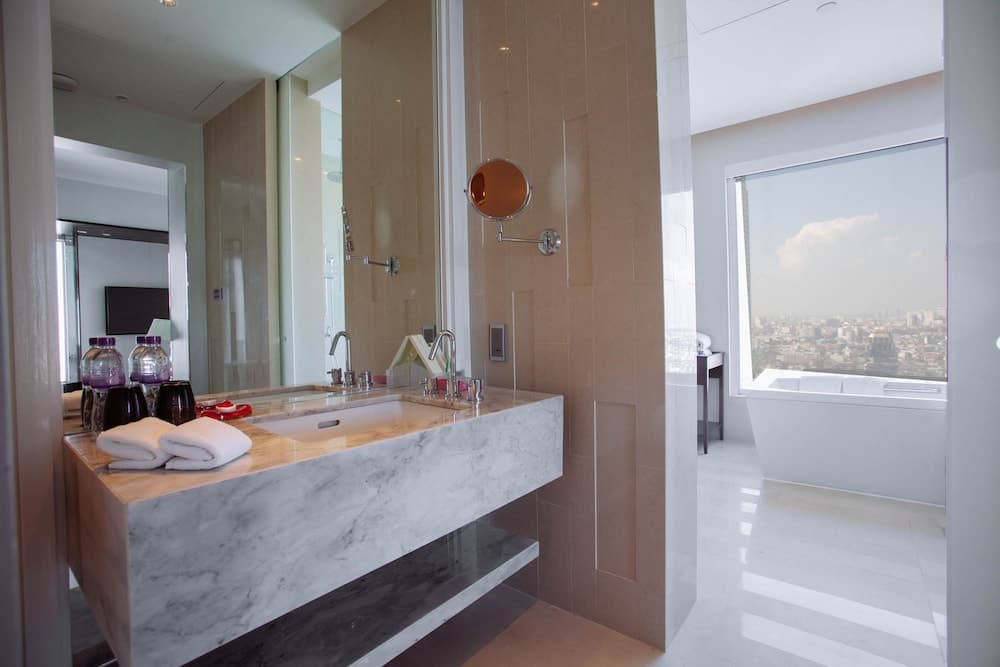 Mode Sathorn Hotel, Bathroom