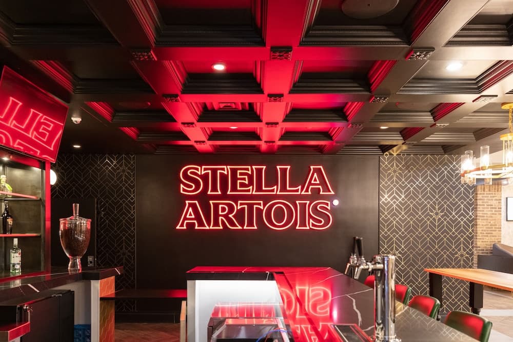 Westgate New York Grand Central, Bar (on property)