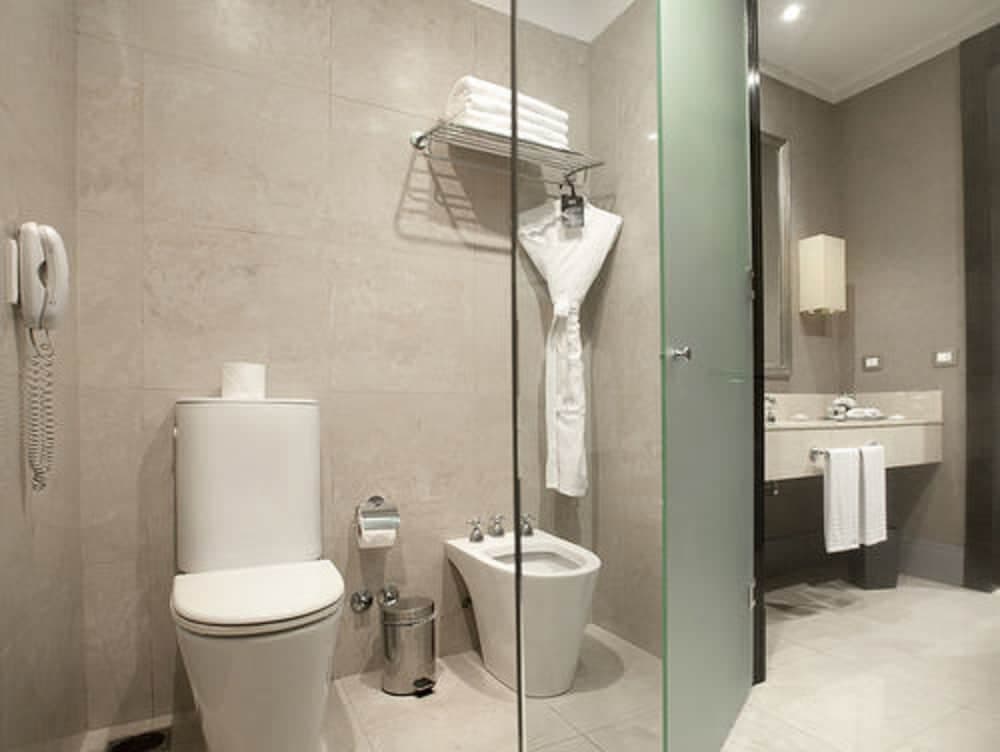 Savoy Hotel, Cuarto de baño