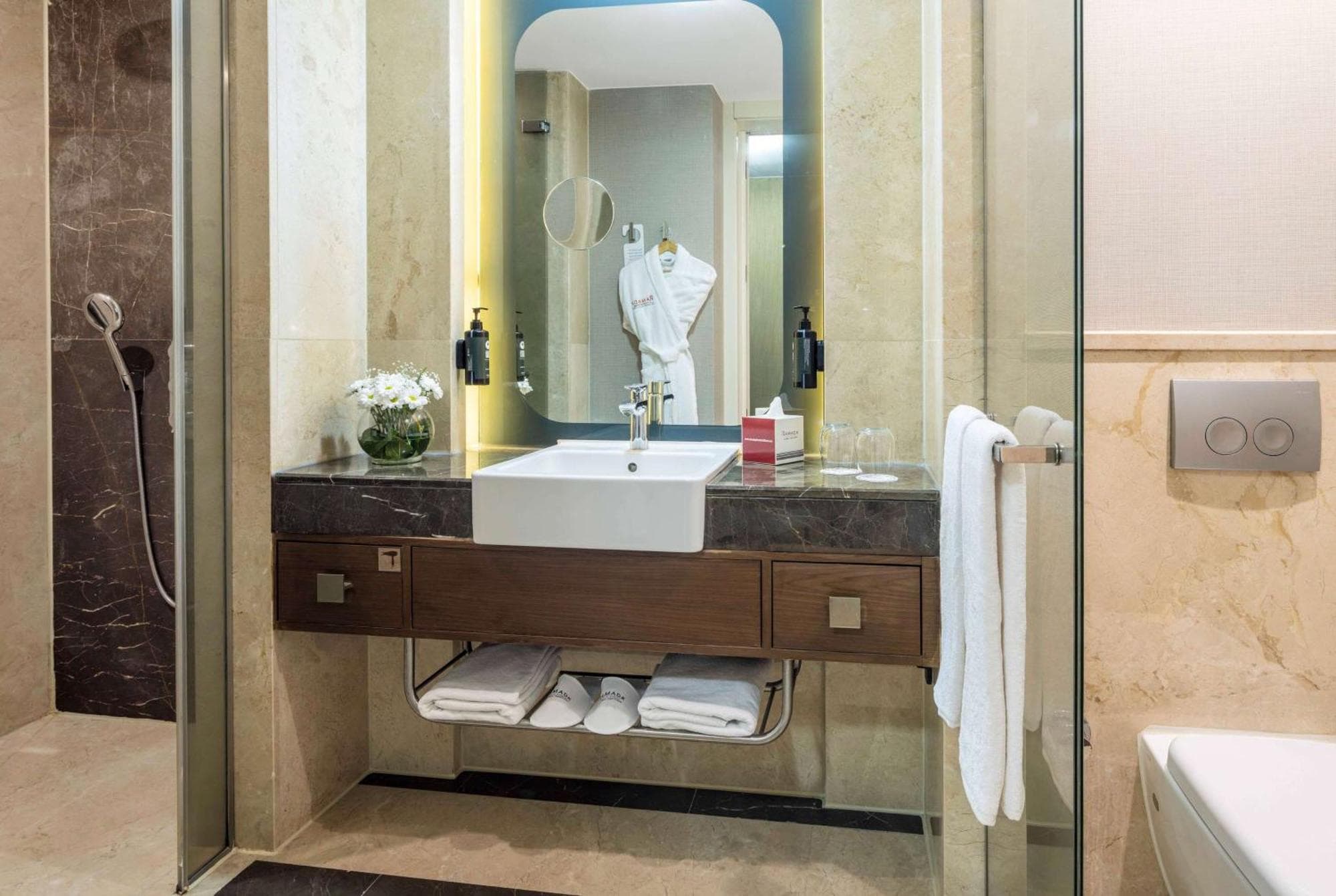 Ramada Plaza By Wyndham Istanbul Tekstilkent, 