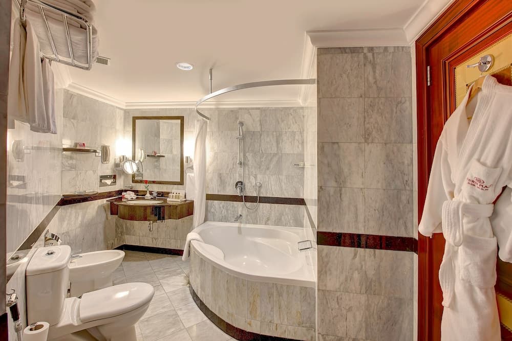 Crowne Plaza Resort Salalah, an IHG Hotel, Bathroom