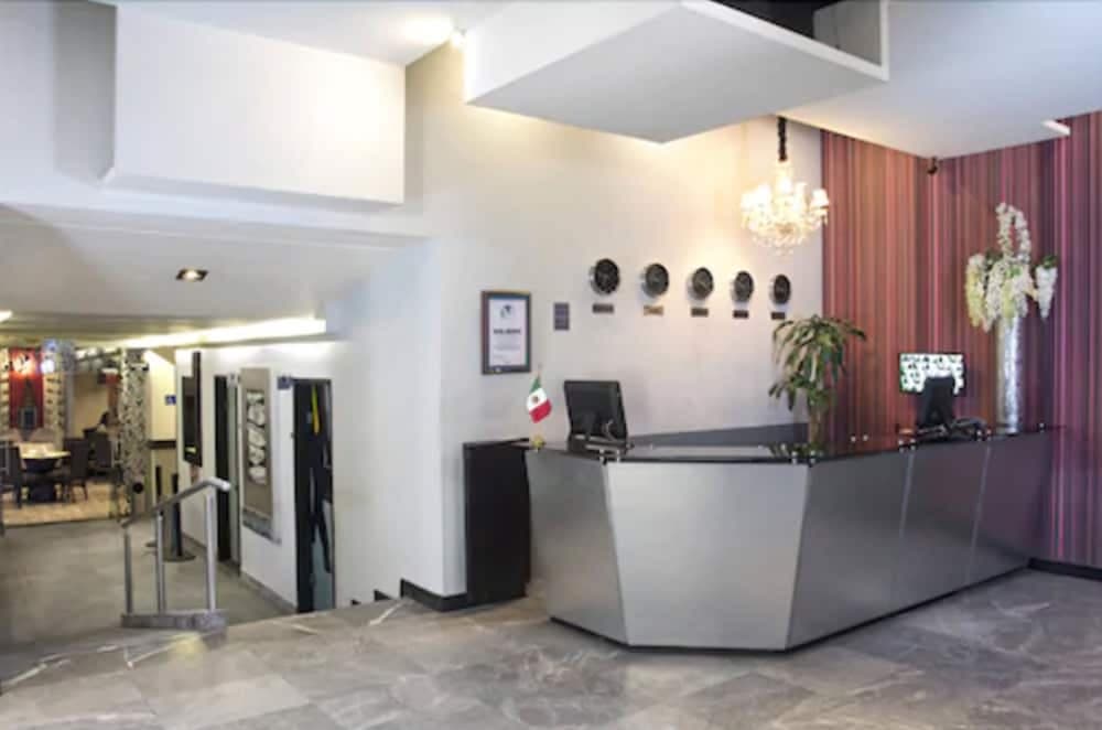 *Regente Hotel, Reception