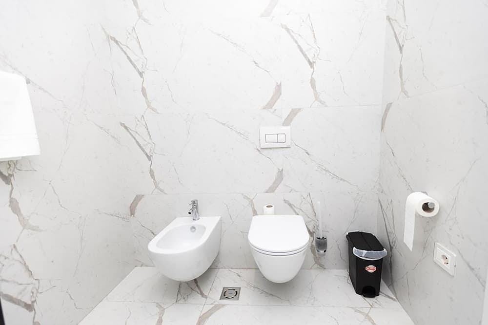 Hotel Habitat Tirana 4*, Bathroom