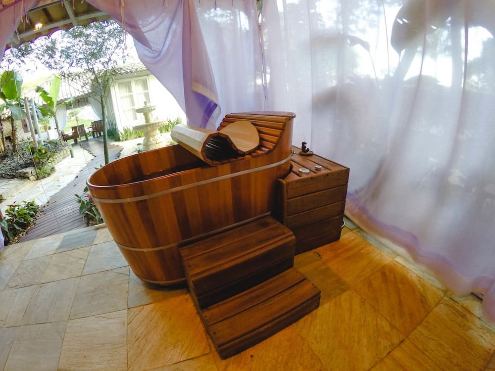 Bucaneiro, Treatment room