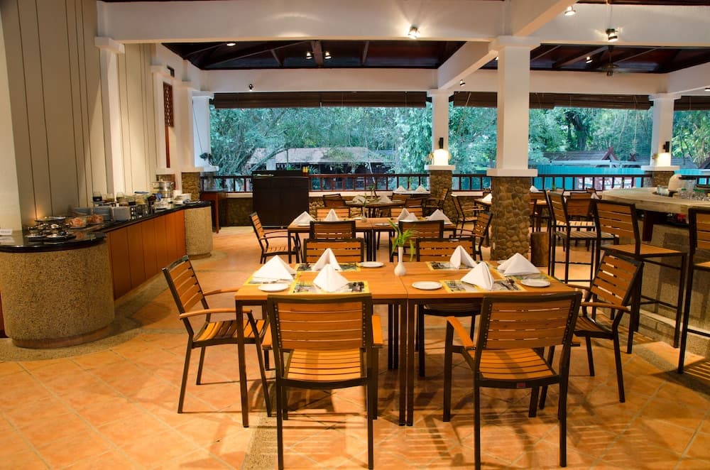 Mutiara Taman Negara, Restaurant