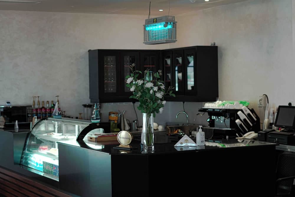 The Plaza Hotel and Resort, Restaurant