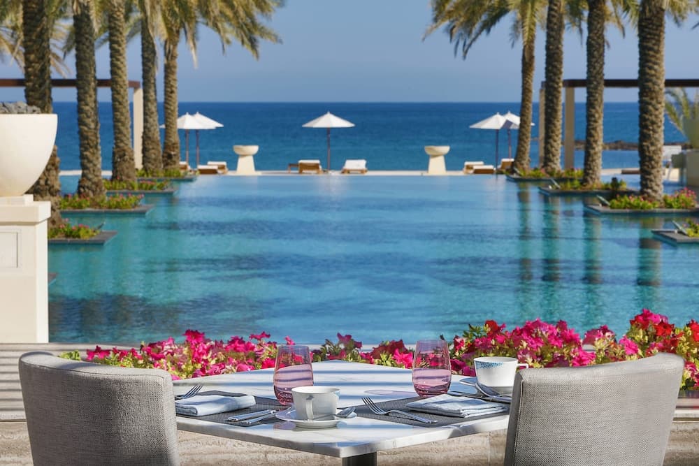 Al Bustan Palace, a Ritz-Carlton Hotel, Pool