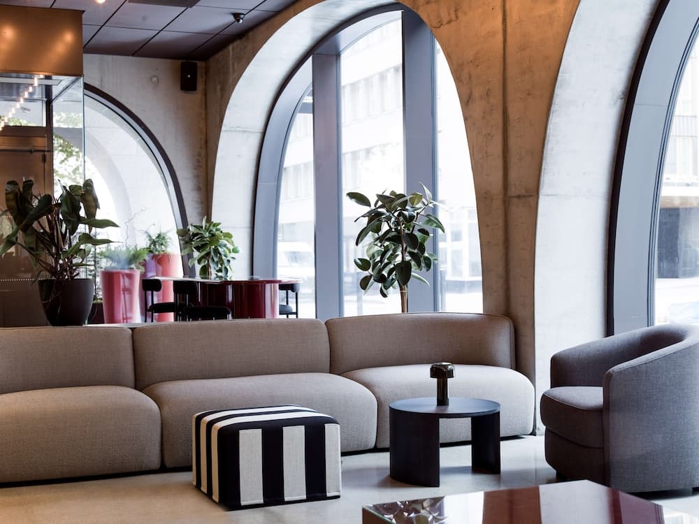 Radisson RED Helsinki, Lobby