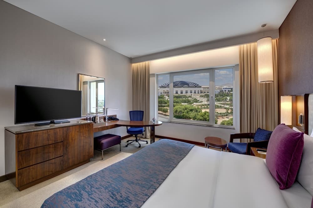 Crowne Plaza Muscat OCEC, an IHG Hotel, Room