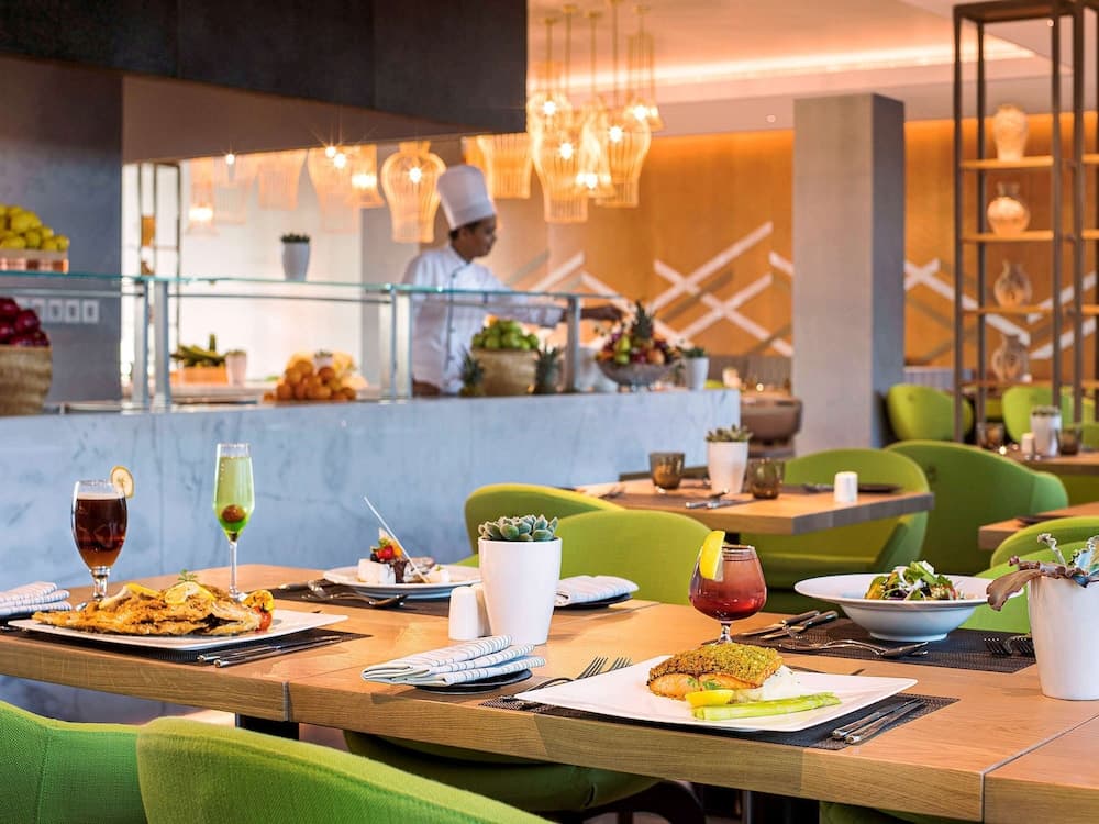 Novotel Muscat Airport, Exterior