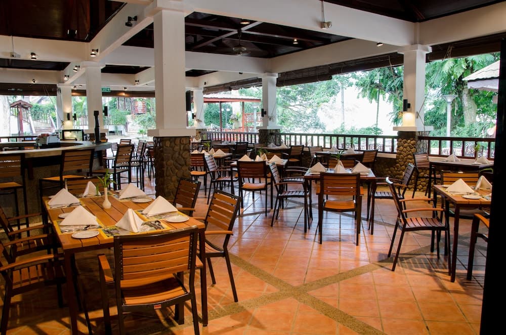 Mutiara Taman Negara, Restaurant