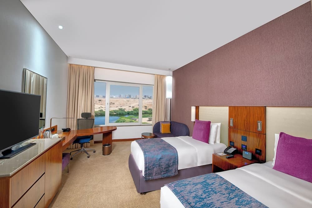Crowne Plaza Muscat OCEC, an IHG Hotel, Room