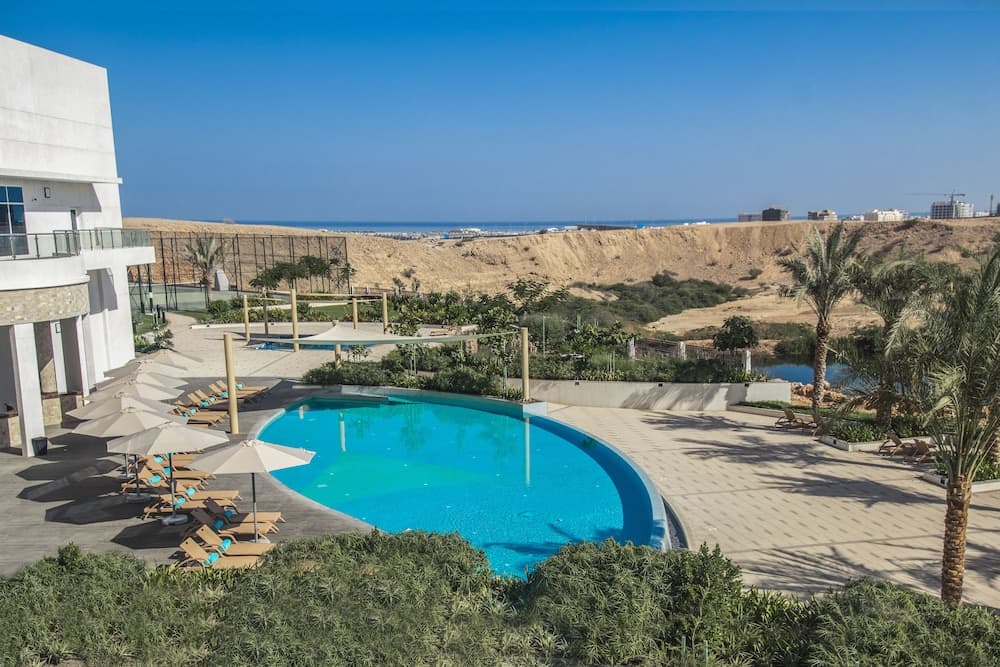 Crowne Plaza Muscat OCEC, an IHG Hotel, Pool