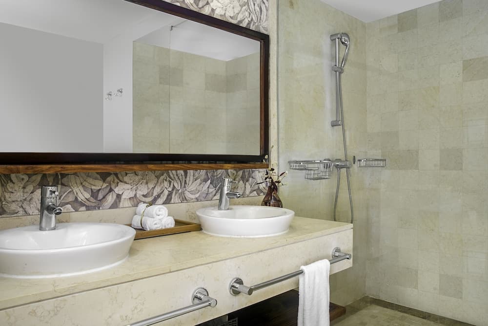 Dreams Royal Beach Punta Cana - All Inclusive, Bathroom