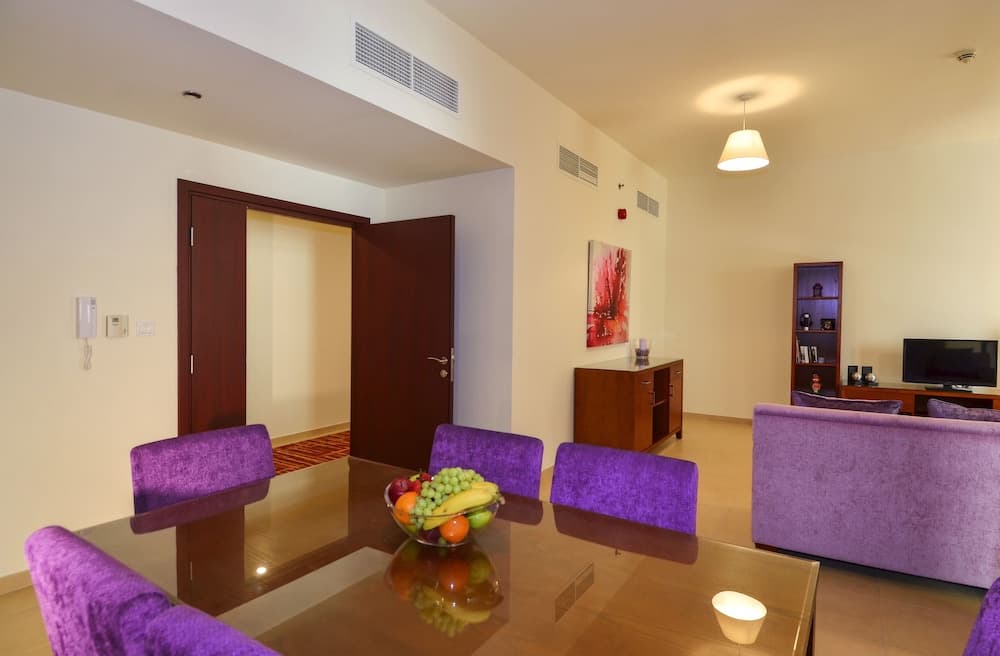 Roda Amwaj Suites, Living area