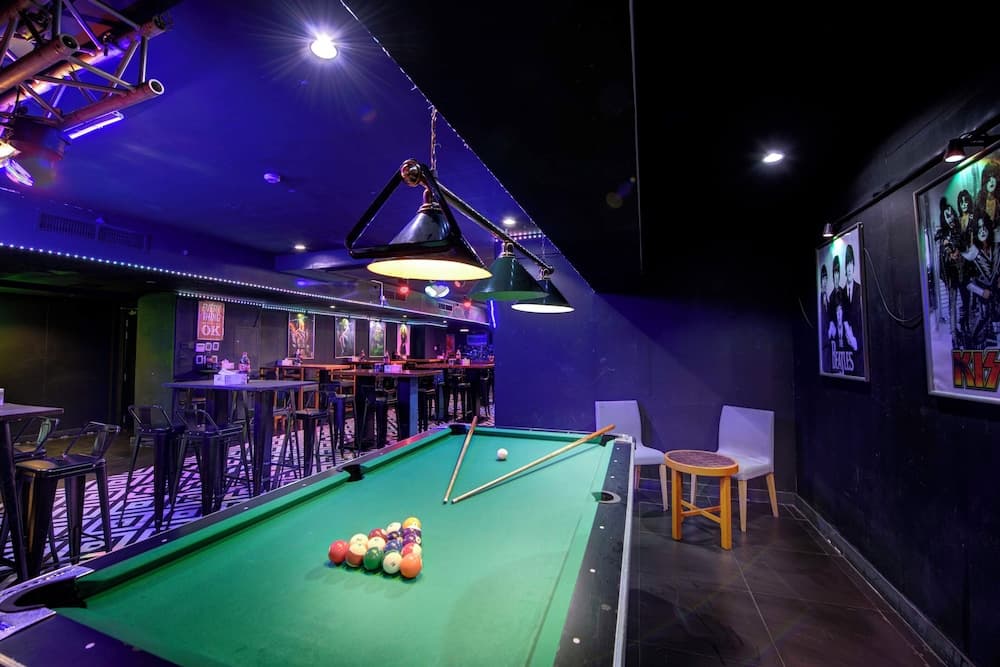 Lotus Grand Hotel, Billiards