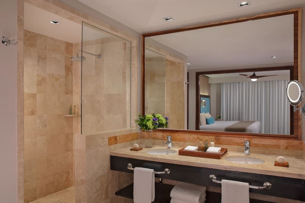 Dreams Jade Resort & Spa - All Inclusive, Bathroom