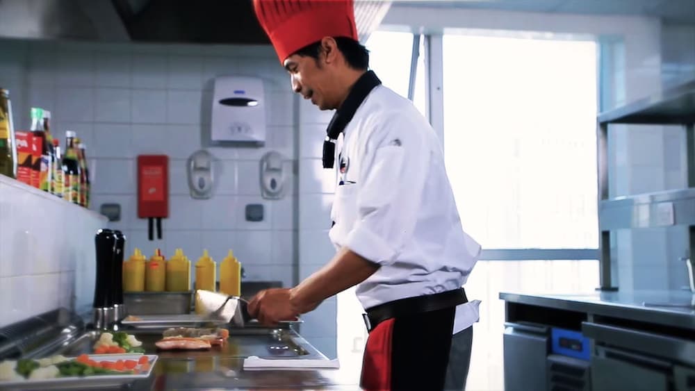 Swissotel Makkah, Food and Drink