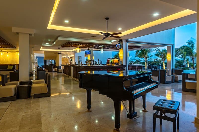 Roc Casa del Mar, BAR