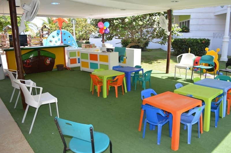 Las Americas Casa de Playa, GEN