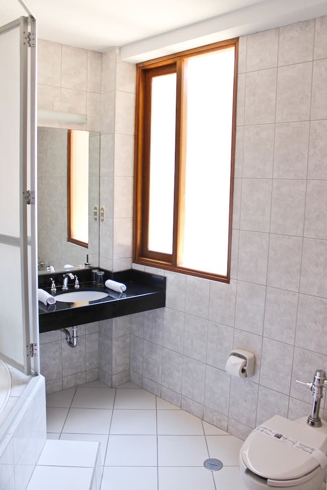 Qelqatani Hotel, Bathroom