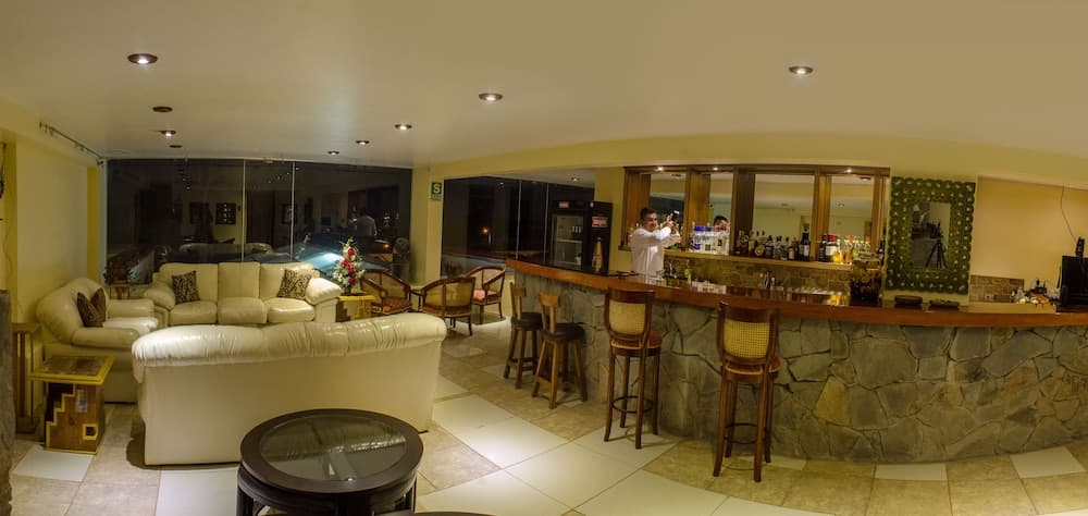 Taypikala Hotel Lago, Bar (on property)