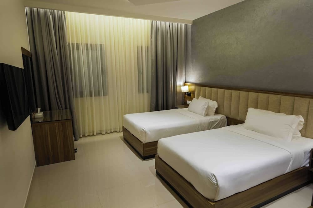 The Plaza Hotel and Resort, Room