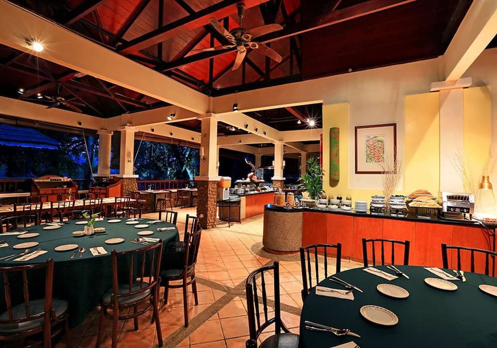 Mutiara Taman Negara, Restaurant