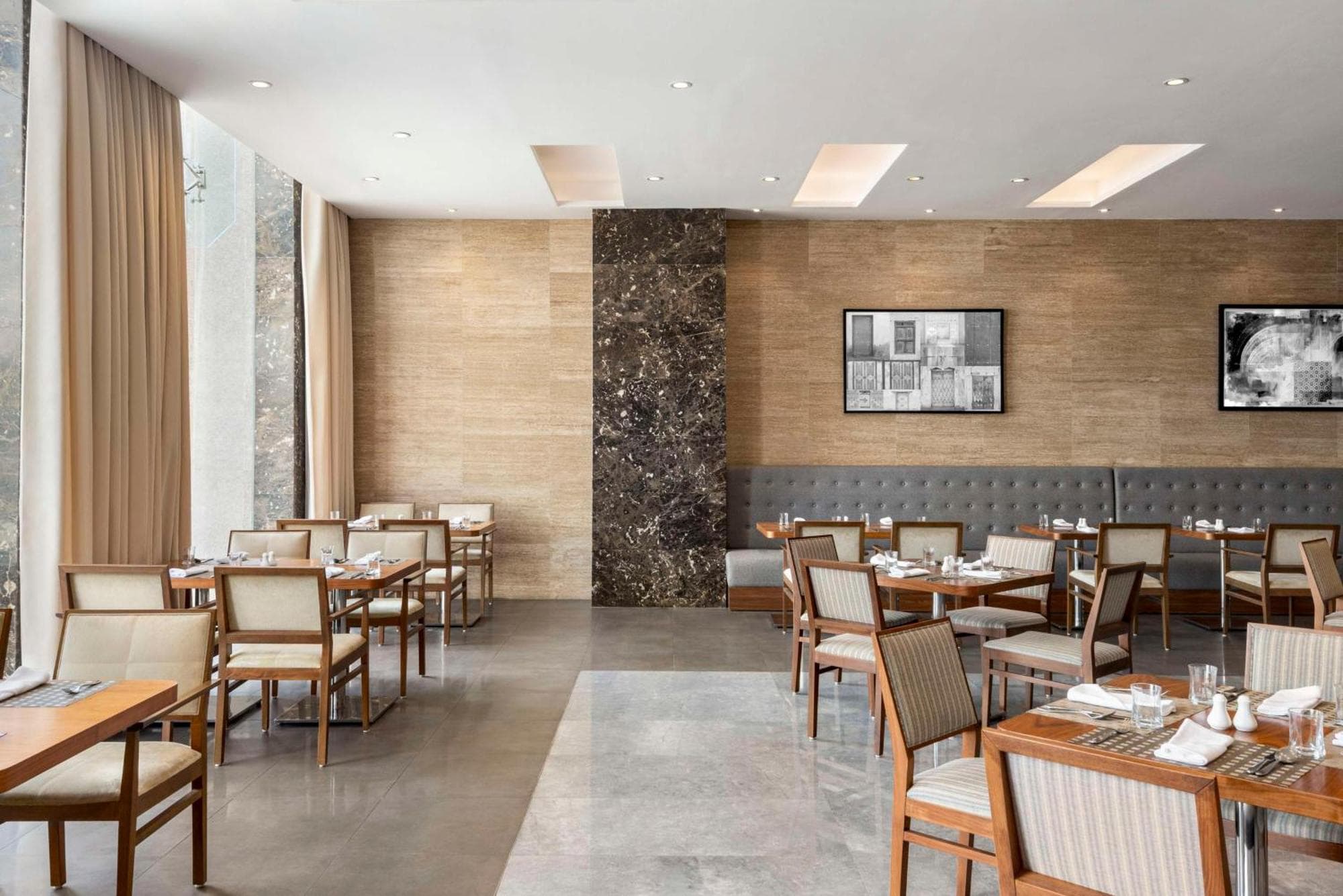 Radisson Hotel Muscat Panorama, 