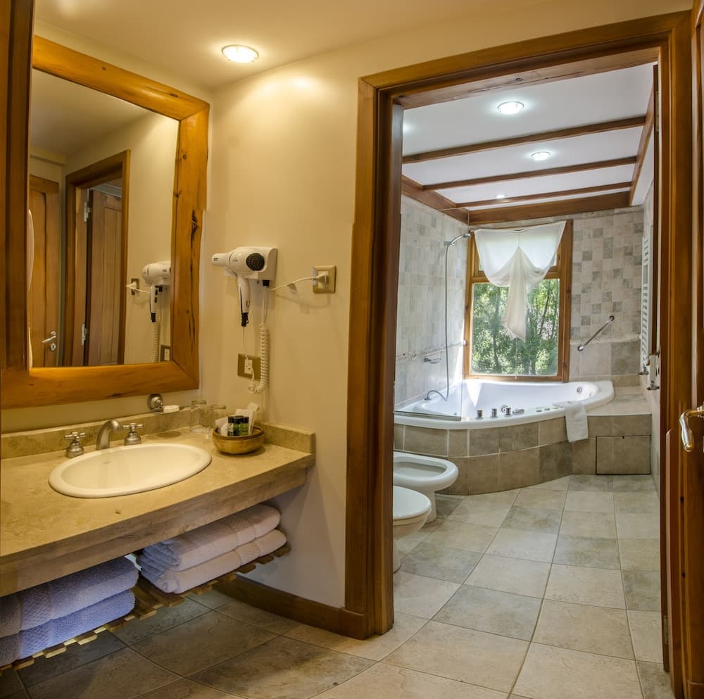 Nido del Condor Hotel & Spa, Bathroom