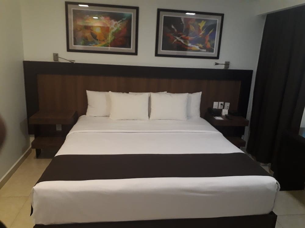 *Hotel & Suites PF, Room