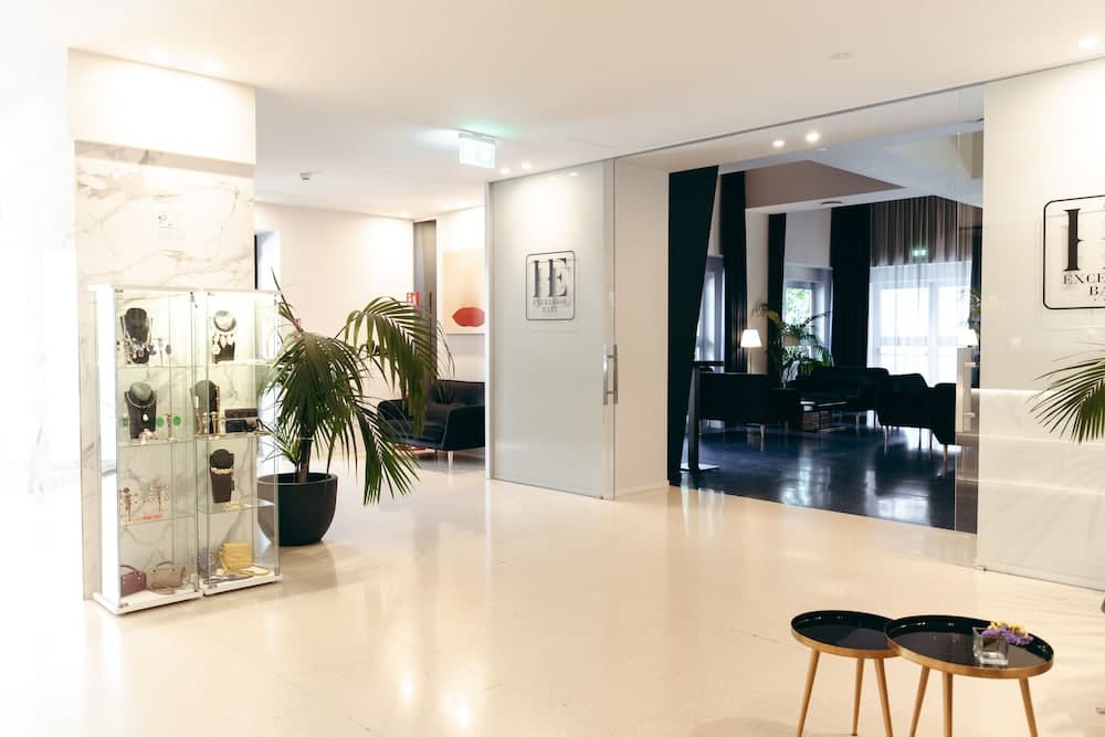 Hotel Excelsior Bari, Lobby