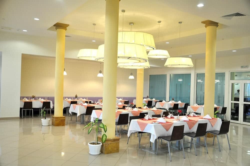 City Hotel Duqm, Restaurant