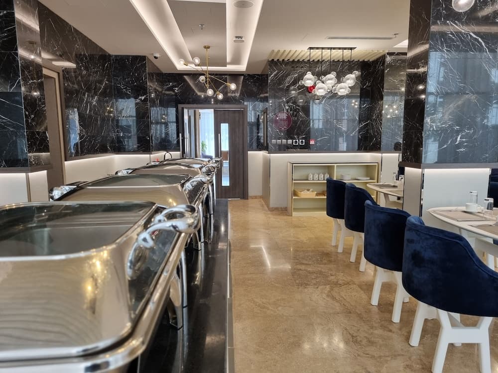 Citadines Al Ghubrah Muscat, Breakfast meal