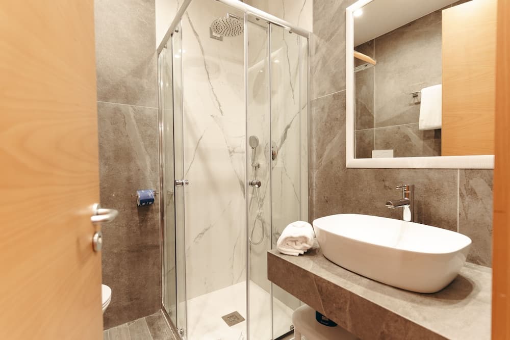 Hotel Excelsior Bari, Bathroom