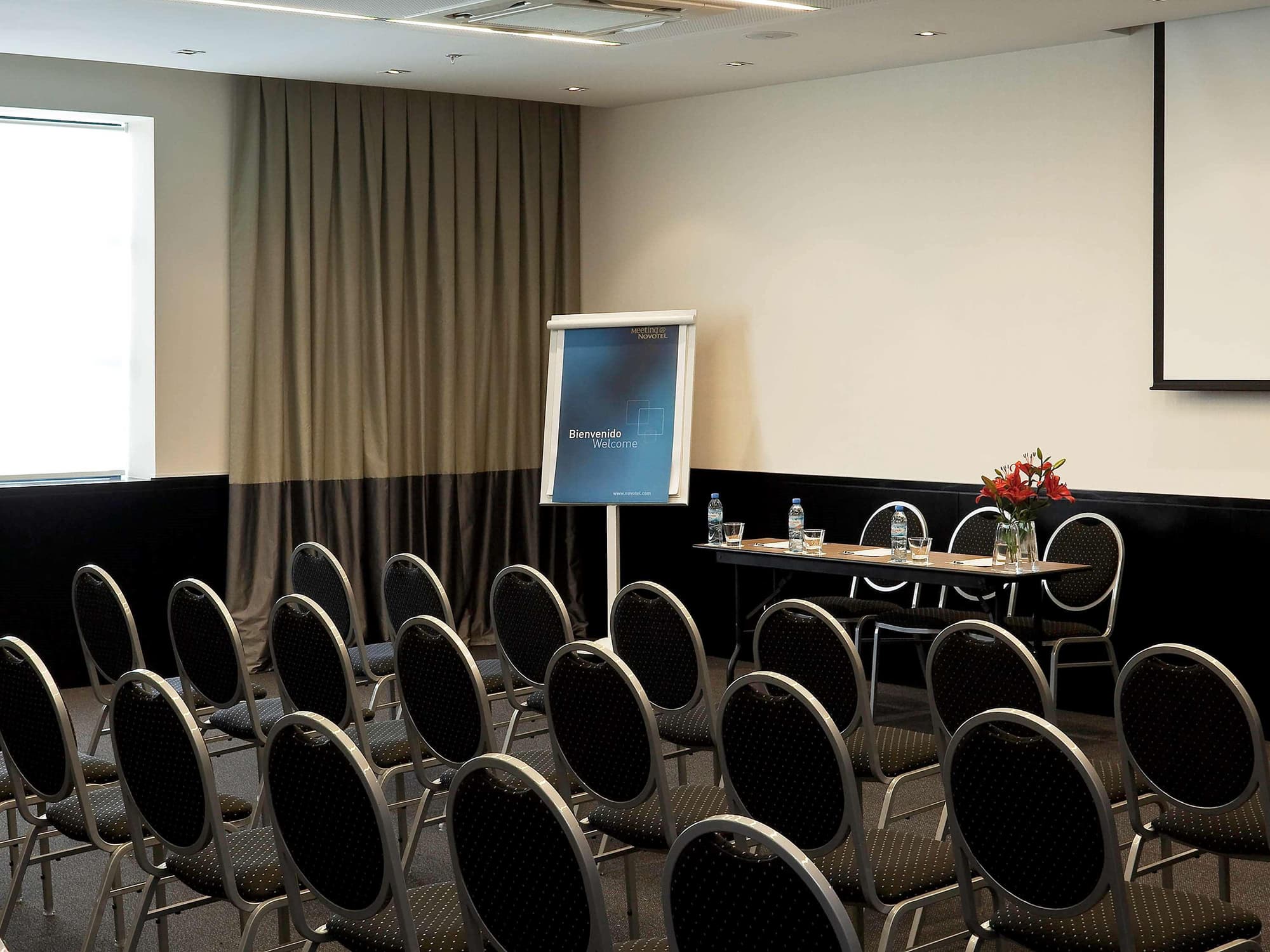 Novotel Buenos Aires, Conferences