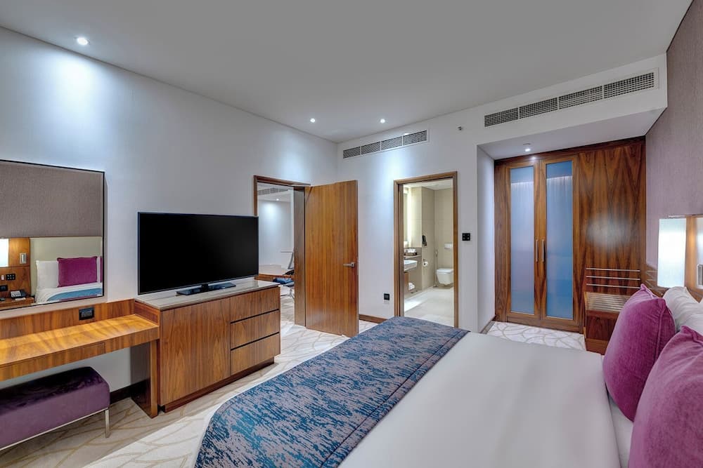 Crowne Plaza Muscat OCEC, an IHG Hotel, Room