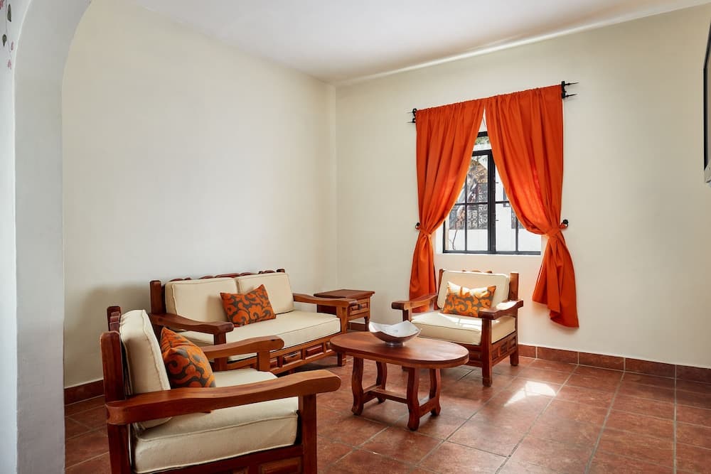 *Hotel Agua Escondida Taxco Centro, Lobby