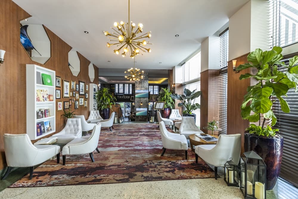 Hotel Croydon, Lobby sitting area