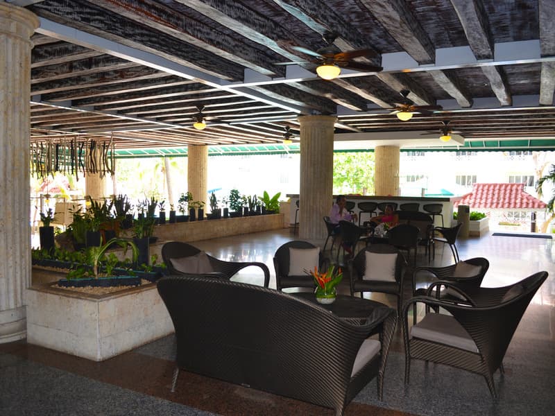 Las Americas Casa de Playa, BAR