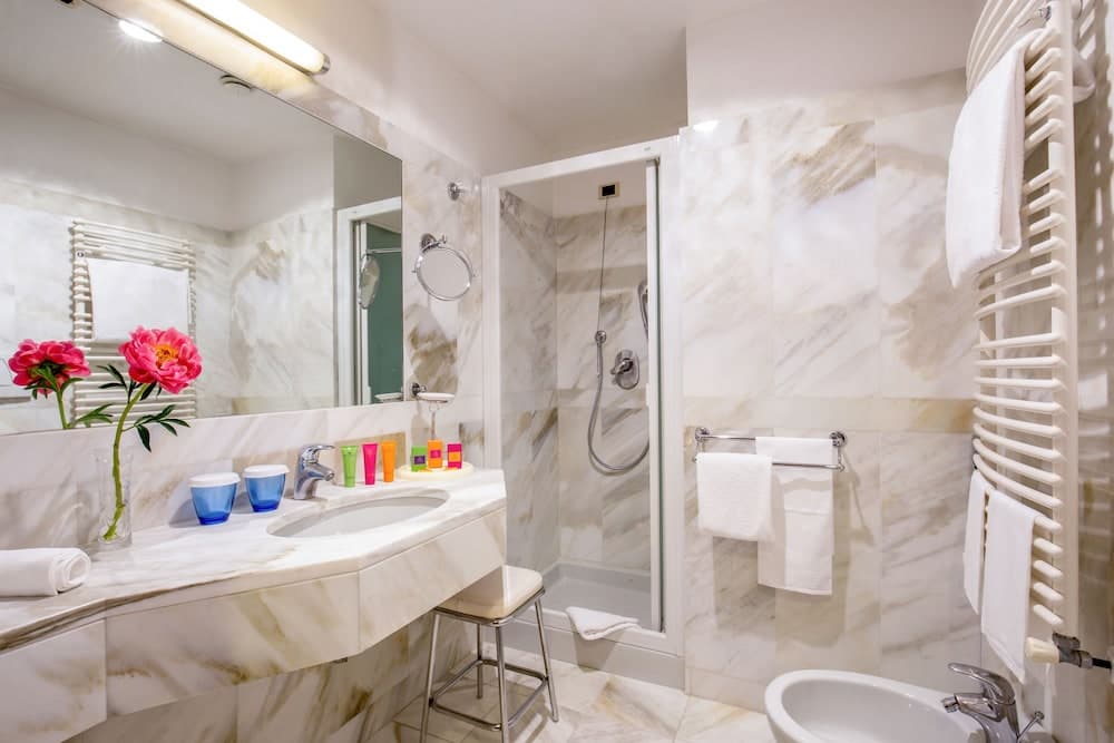 UNAWAY Hotel Empire Roma, Bathroom