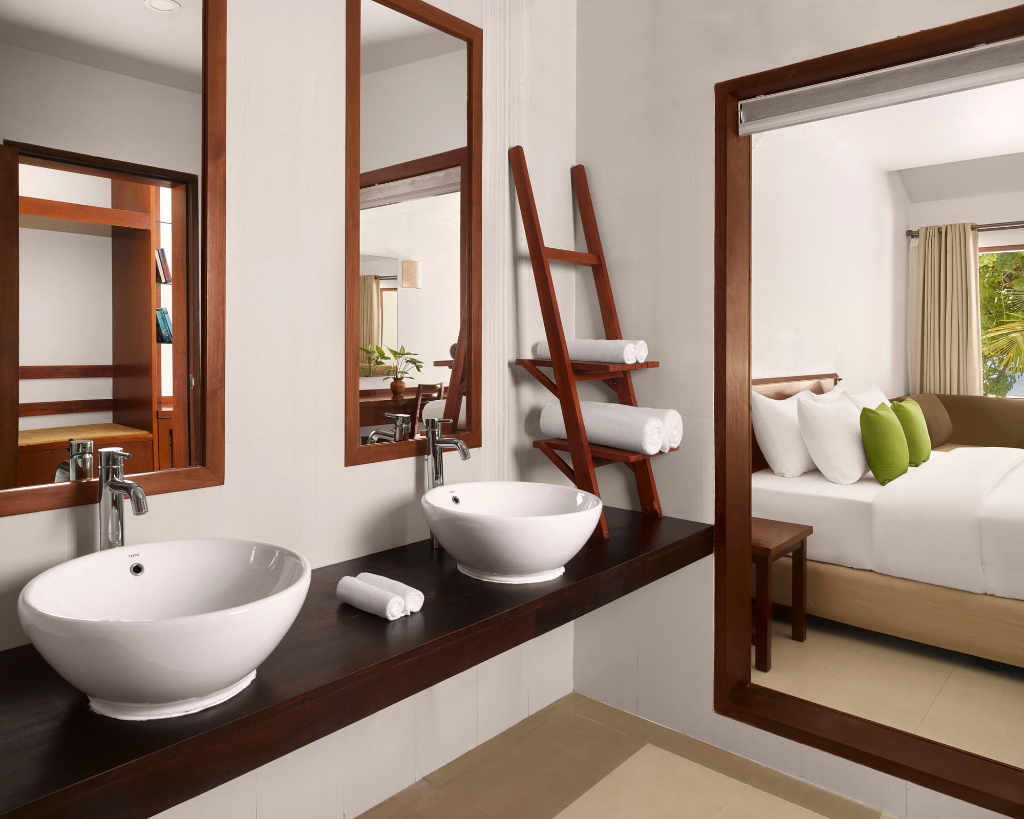 Villa Park, Sun Island, 