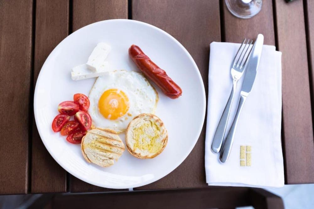 Hotel Habitat Tirana 4*, Breakfast meal