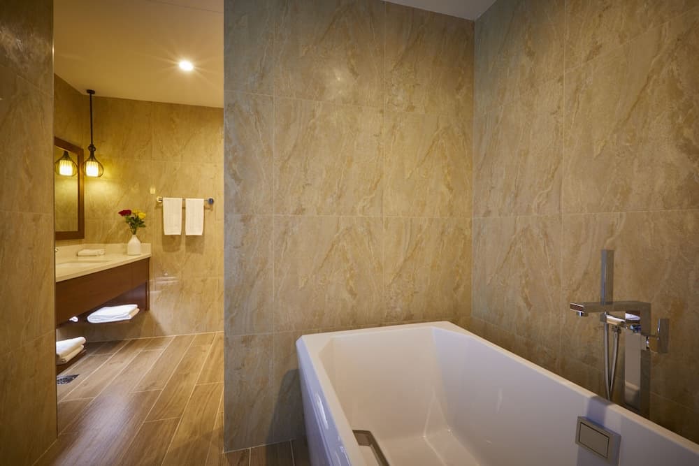 Millennium Resort Salalah, Bathroom