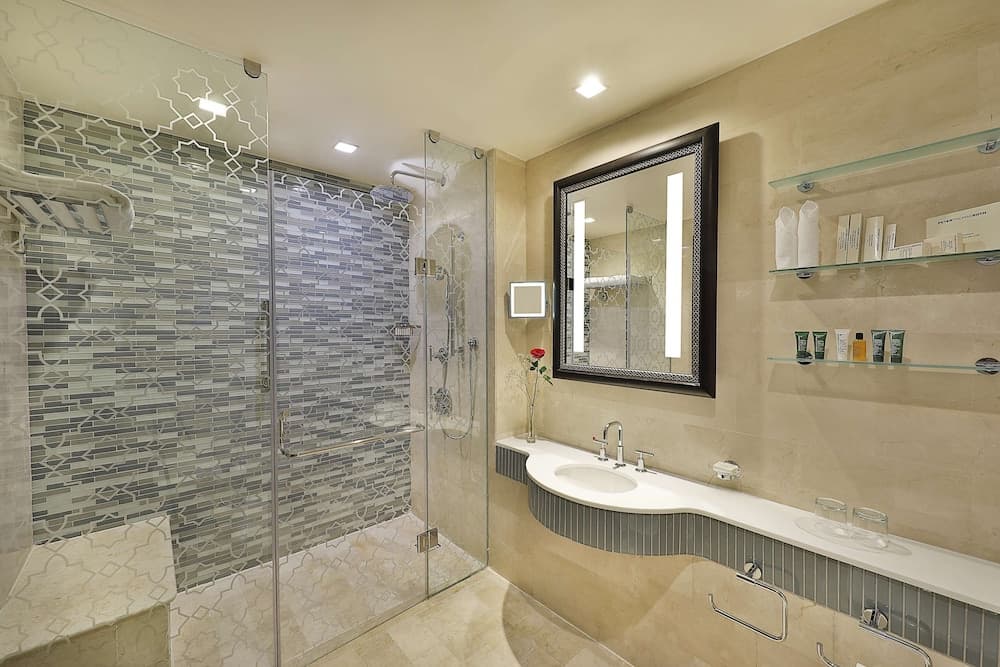 Hilton Suites Makkah, Bathroom